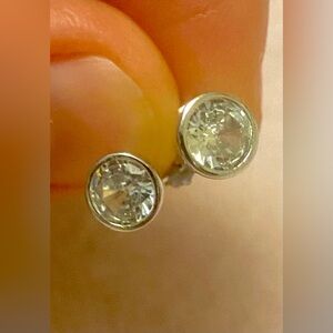 Elegant Sparkling ✨ Silver Stud Earrings